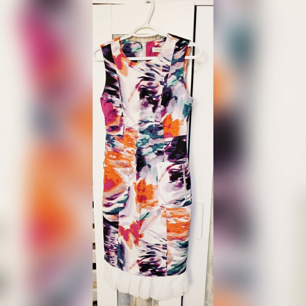 Calvin Klein Dress Size 2 with Pockets!